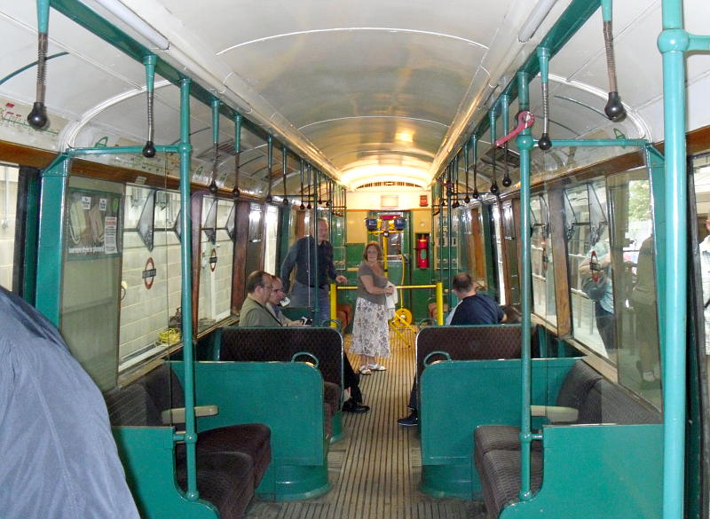 R stock carriage interior