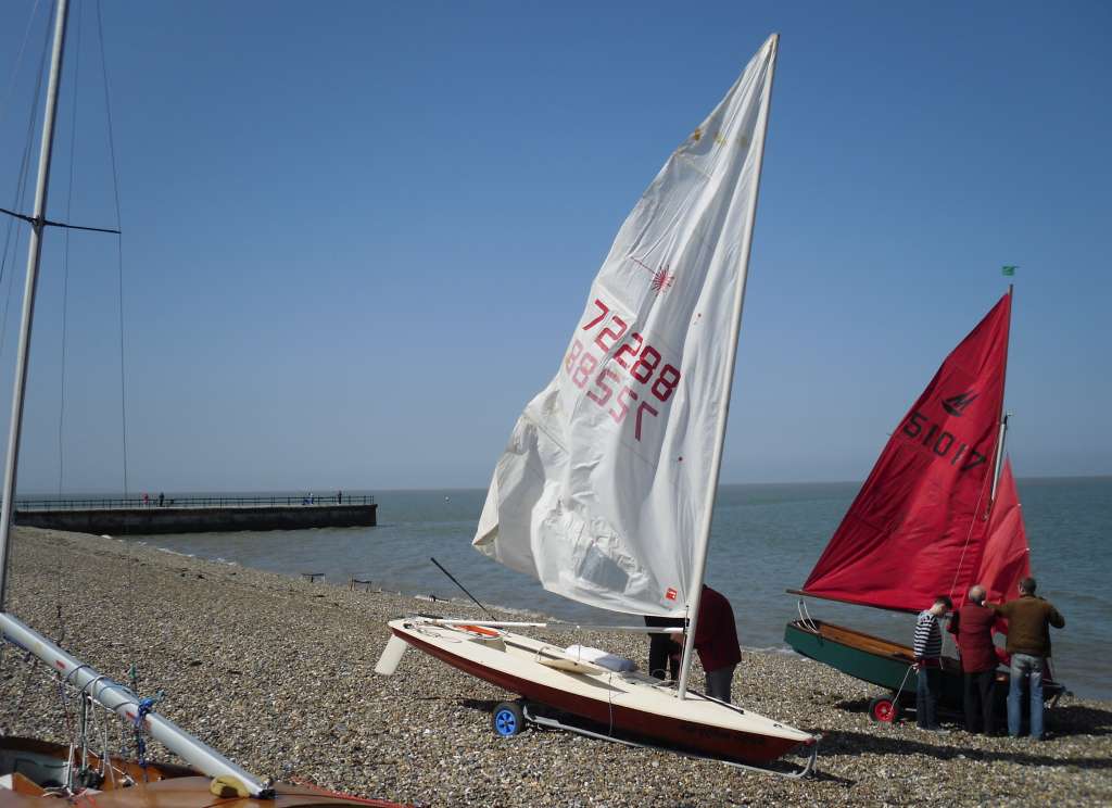 boats near Hampton pier