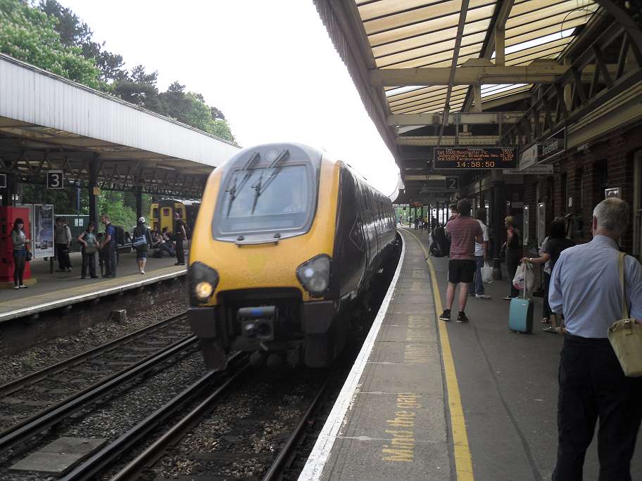 class 221 pendolino train at Brockenhurst 21st May 2010