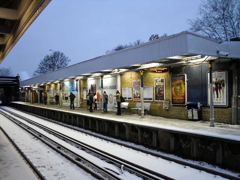 7.48am Catford Bridge station 1st Dec 2010