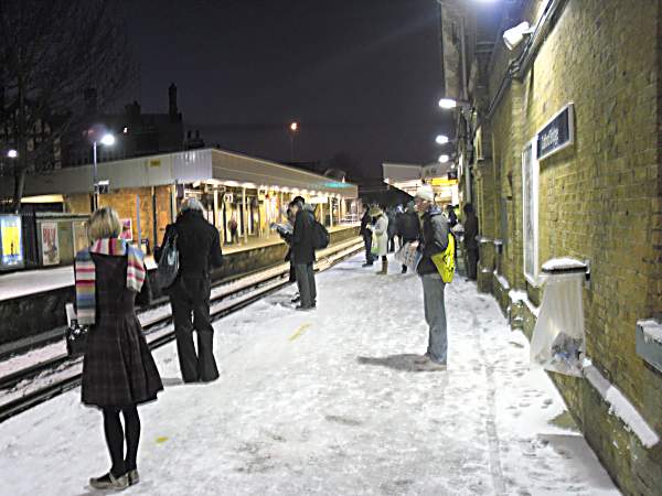 Catford Bridge station approx 7am 7th Jan 2010