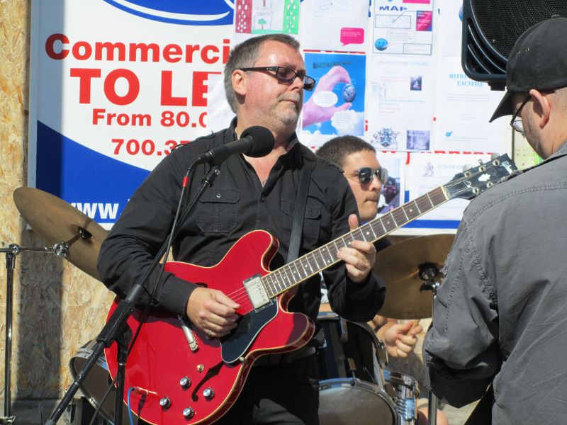 Steve playing lead guitar