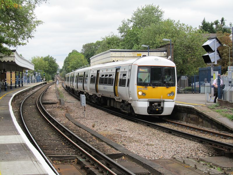 class 376 train at New Beckenham station heading south