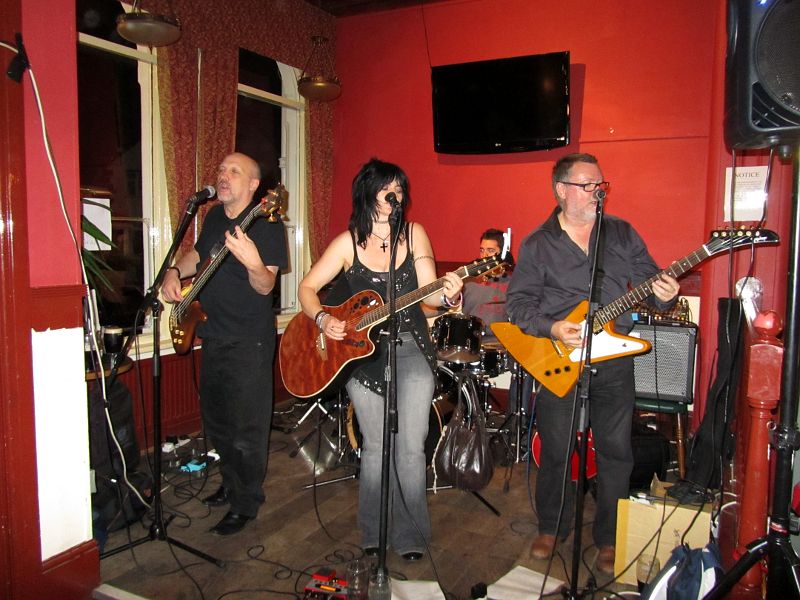 Chain on stage at The Chatterton Arms