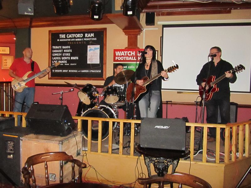 Chain on stage at The Catford Ram pub