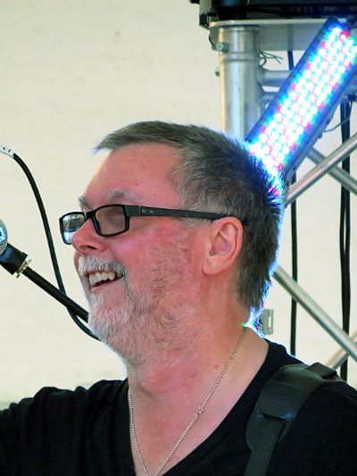 Chris Mayer at
                    Pettswoodstock 2013