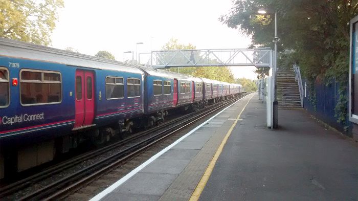 class 319 train on mid Kent line