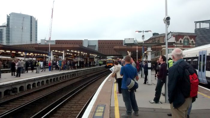 Looking along platform 2 at London Bridge