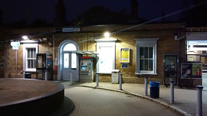 Catford Bridge station
                  closed when it is supposed to be open