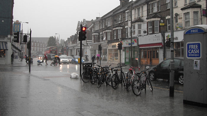 heavy rain at
                          Earlsfield