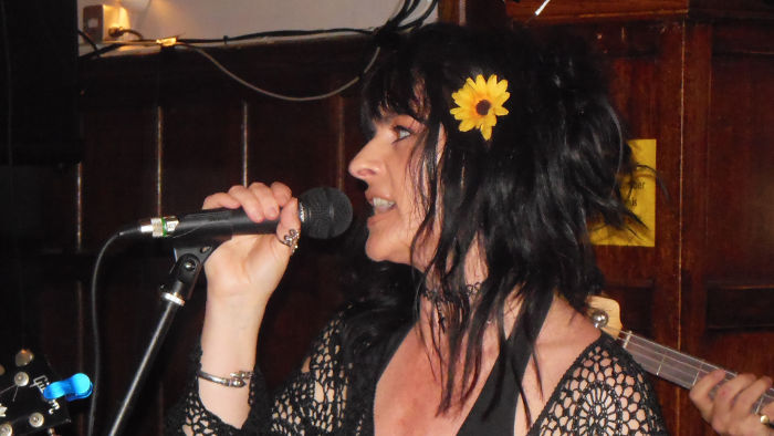 Jo Corteen guest
                              vocals spot - singing Layla