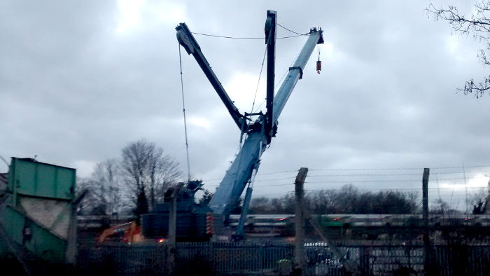 super heavyweight
                          crane