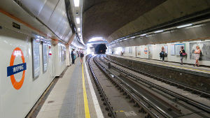 Wapping station platforms