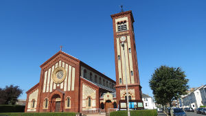 splendid church in the back
                                    streets