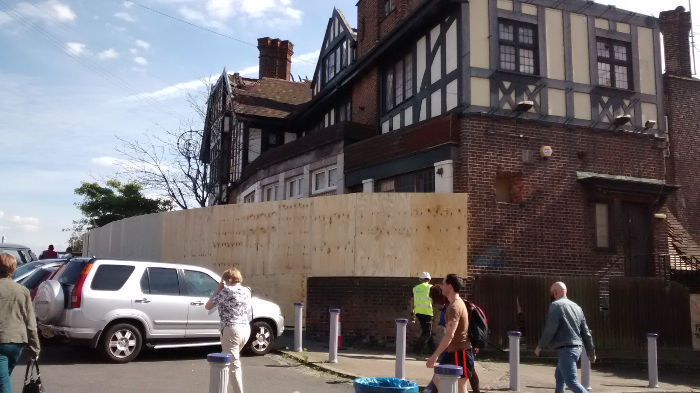 new boarding goes up around The Catford
                        Bridge Tavern