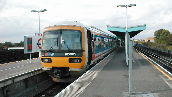 Class 165 "Thames Turbo" train at
                  Greenford