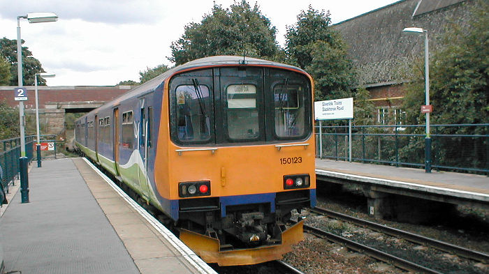 class 150 Silverlink train at Blackhorse Road