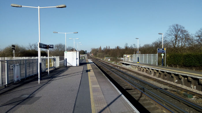 looking up the line towards Clapham
                  Junction from Earlsfield station