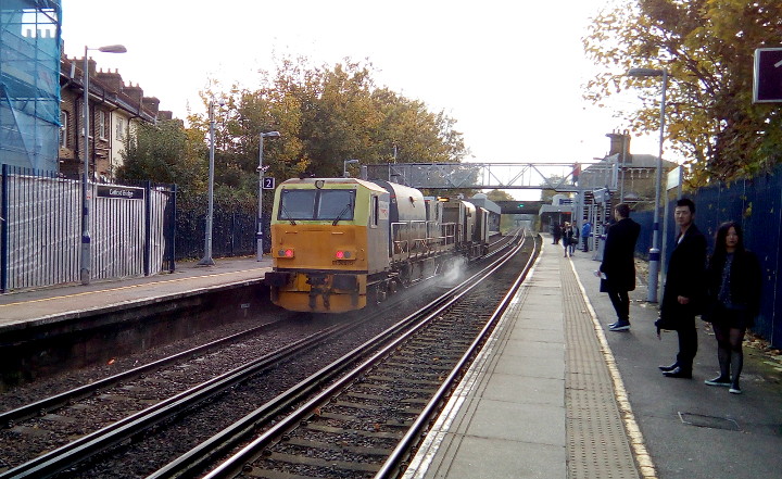 track cleaning
                            train