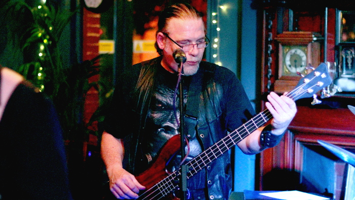 Geoff Paice playing bass for
                  Chain - with no noise reduction