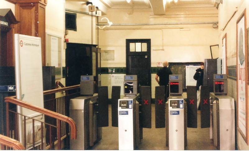 Aldwych ticket gates