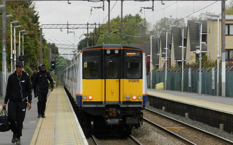 class 315 train at Turkey Street