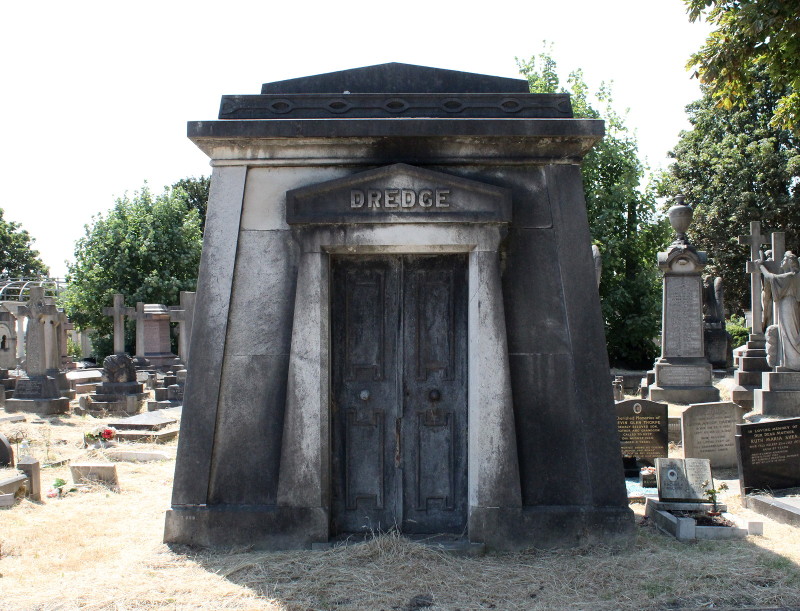 this mausoleum reminds
                        me of Klingon architecture