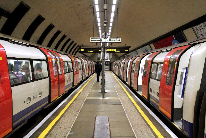 Clapham Common tube
                        station