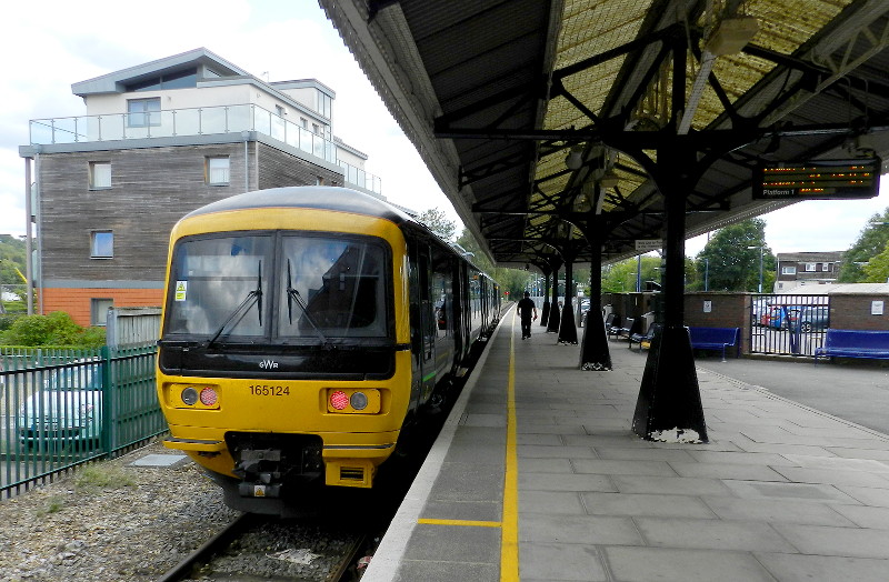 Class 165 at Henley On
                        Thames