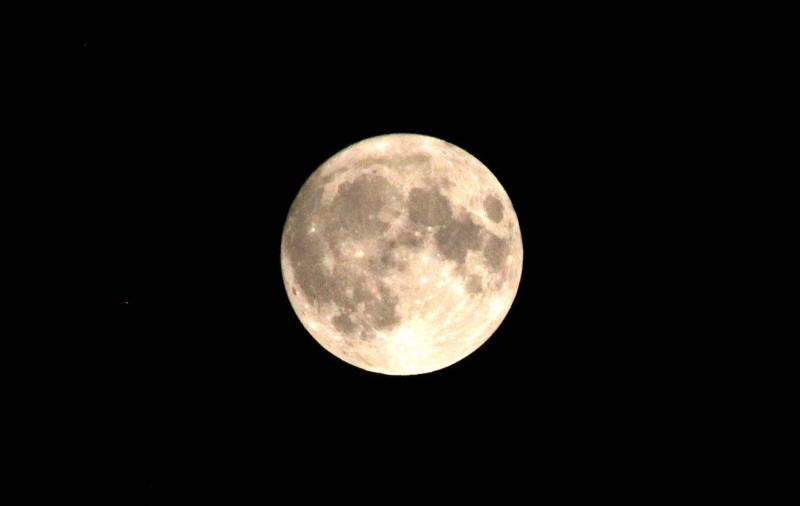 Full moon at approx
                        9.30pm last night