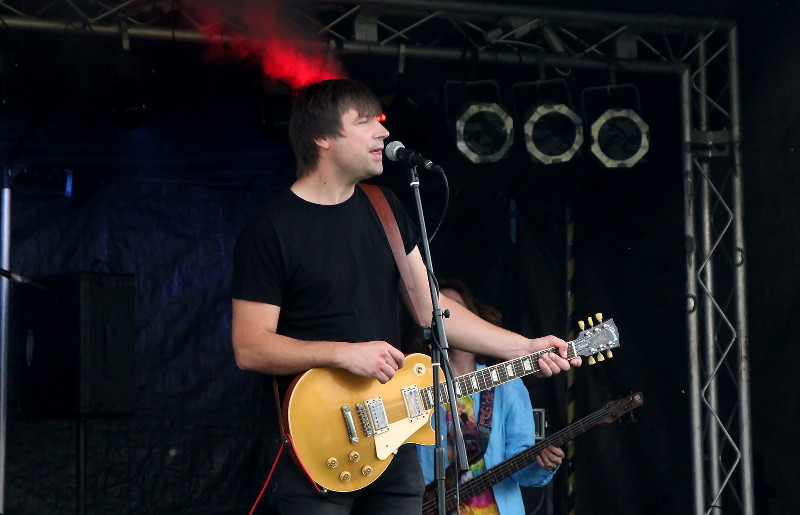 nice gold top guitar