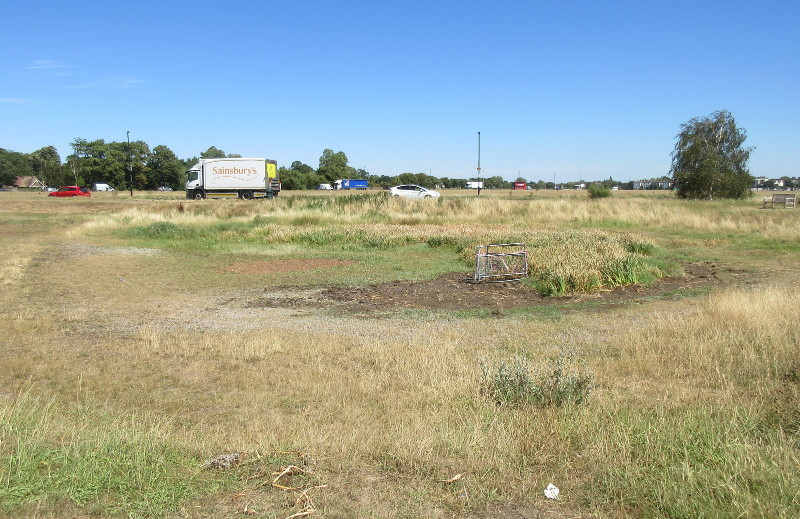 Golfers Road
                                  Pond