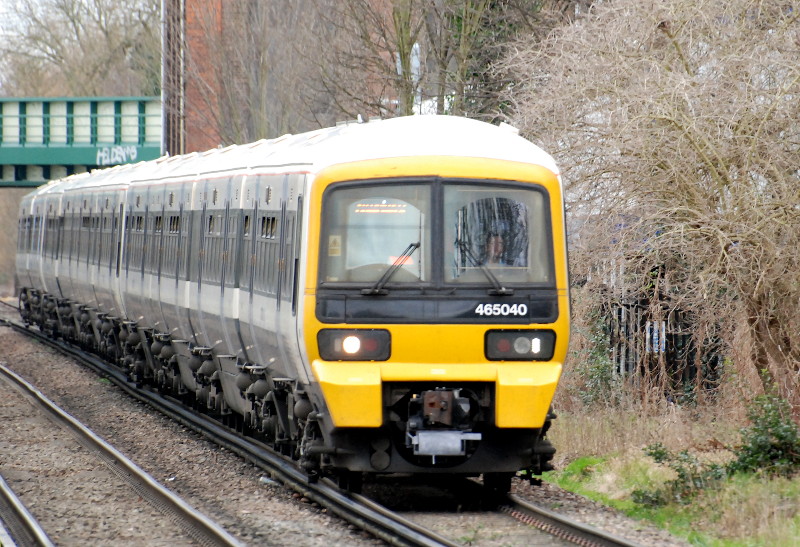 train
                                      approaching Catford Bridge