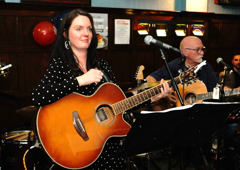 Miranda and
                              guitar