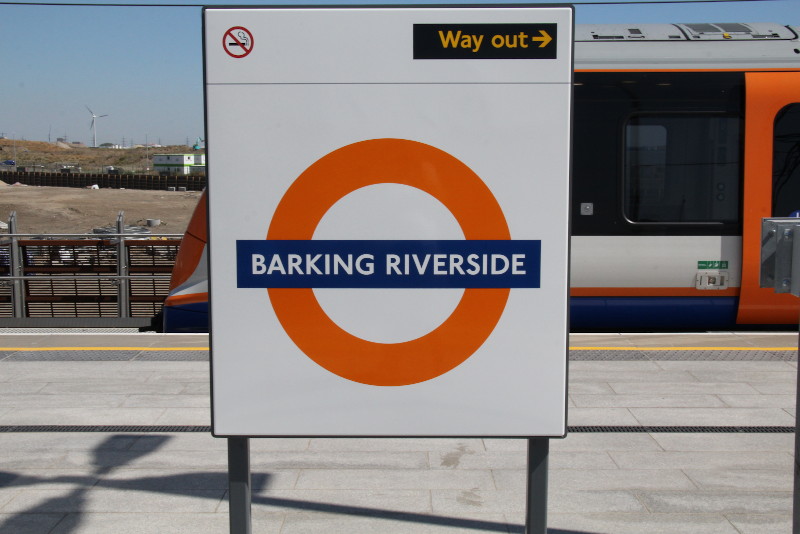 Barking
                              Riverside