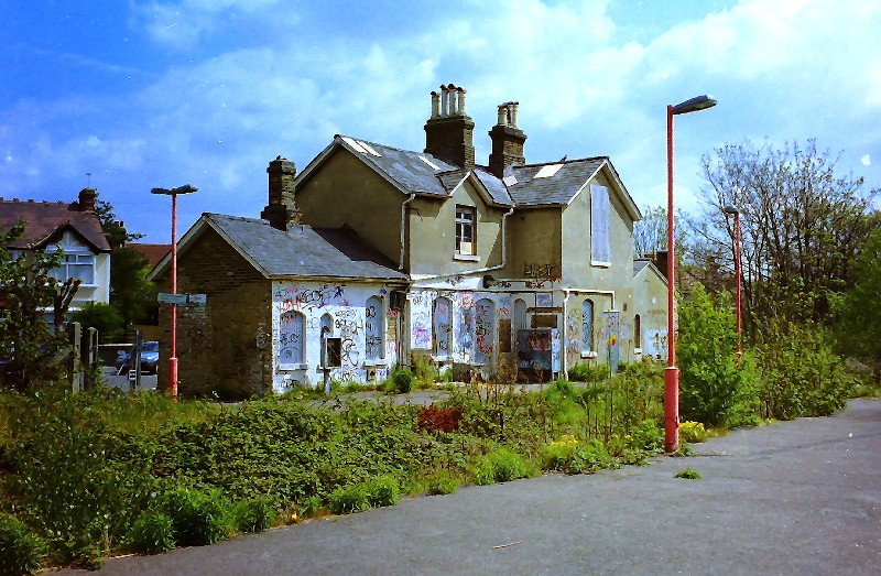 Merton Park
                              station building