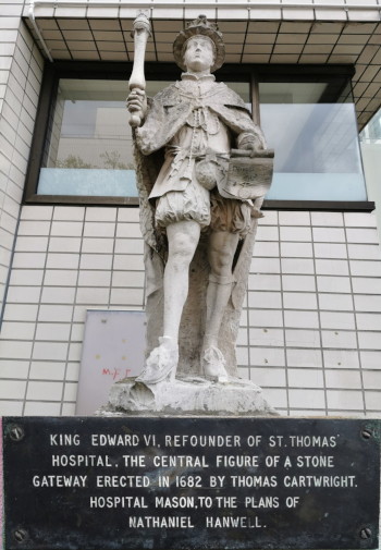 statue near hospital
                                          entrance