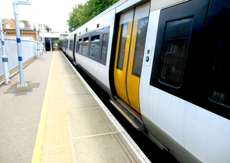 plain exterior of class
                                            376 train