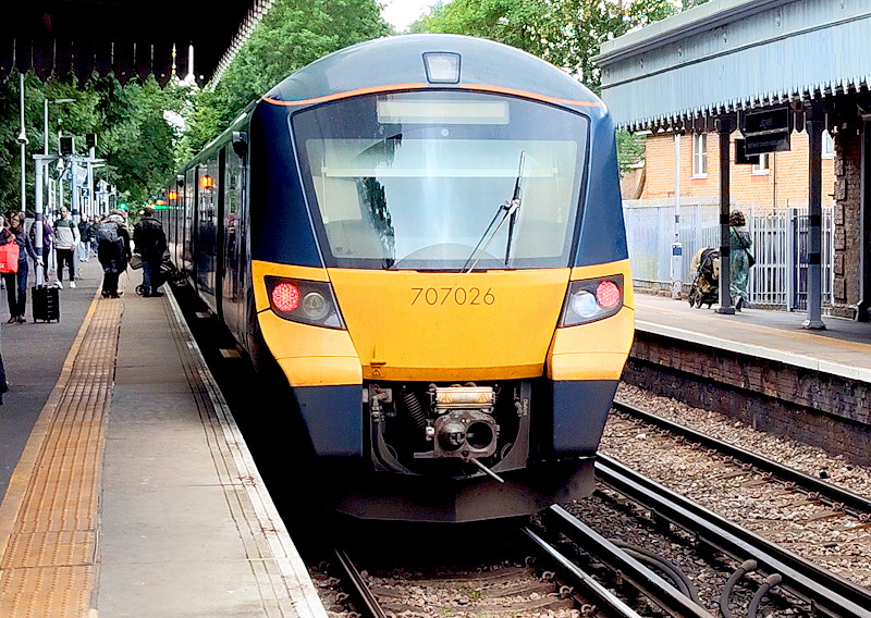 class 707 train