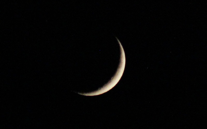 thin crescent moon