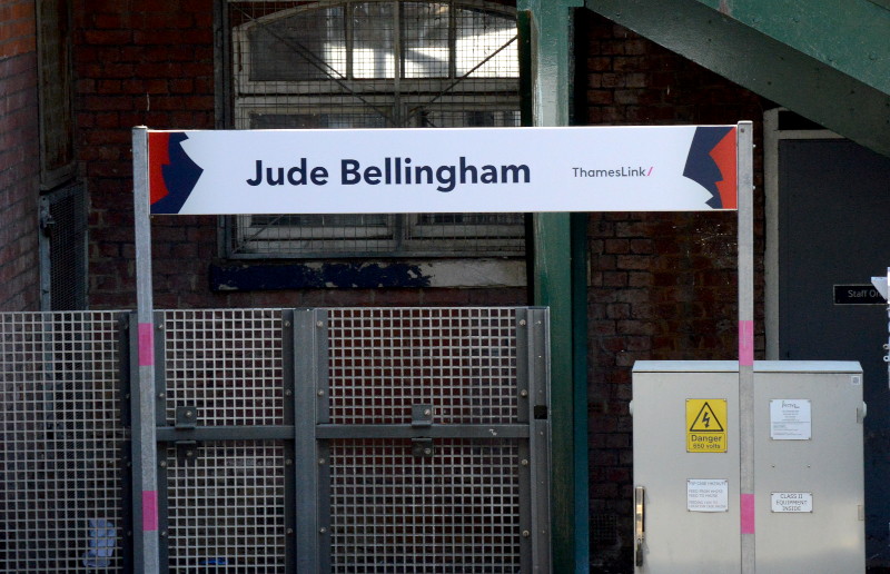 Sign
                                          at the end of the platform
